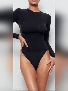 Skims SEALED! NWT! Fits Everybody Long Sleeve T-Shirt in Onyx. Sz Sm. R2S!